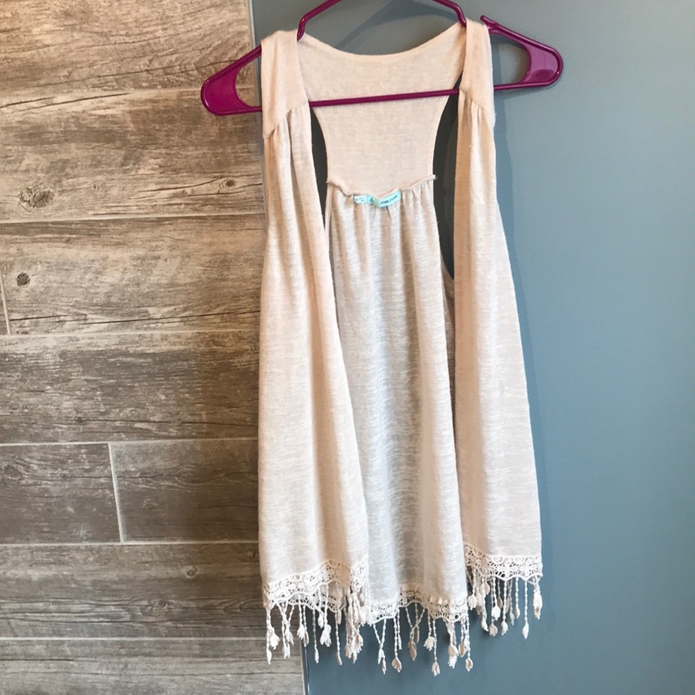 Maurices Light Weight Vest with Tassels Size Med